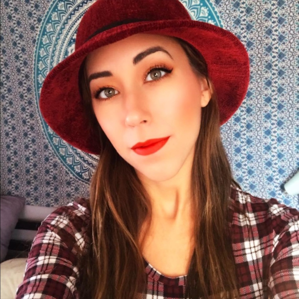 Meet your Posher, Kayla
